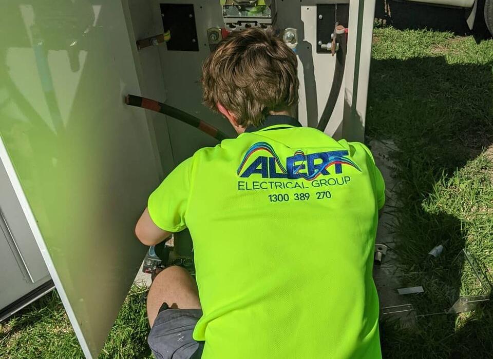 Alert's electrical contractor doing work in Melbourne post.